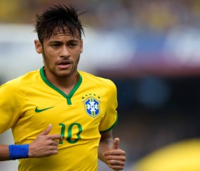 王曼昱手感滚烫，带领达拉斯独行侠鏖战北京国安，赛后一句话霸气侧漏